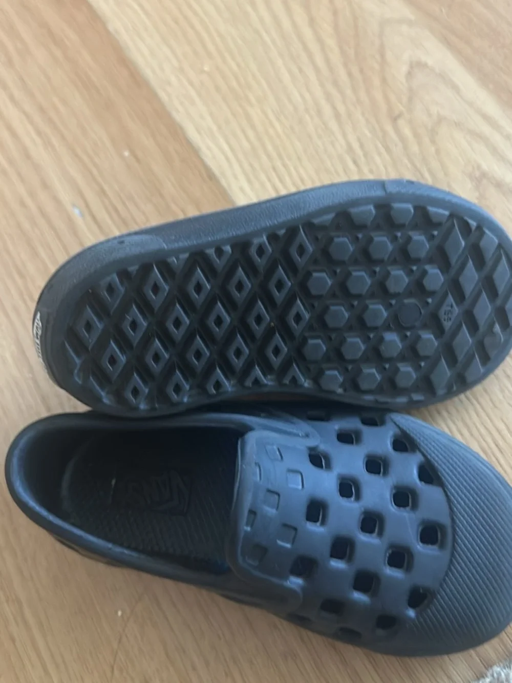 Vans Kids Black Slip-On water shoes
